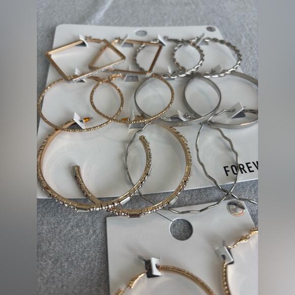 NWT Forever 21 Bundle of 9 Mixed Metal Hoop Earrings Collection Gold and Silver - Picture 4 of 6